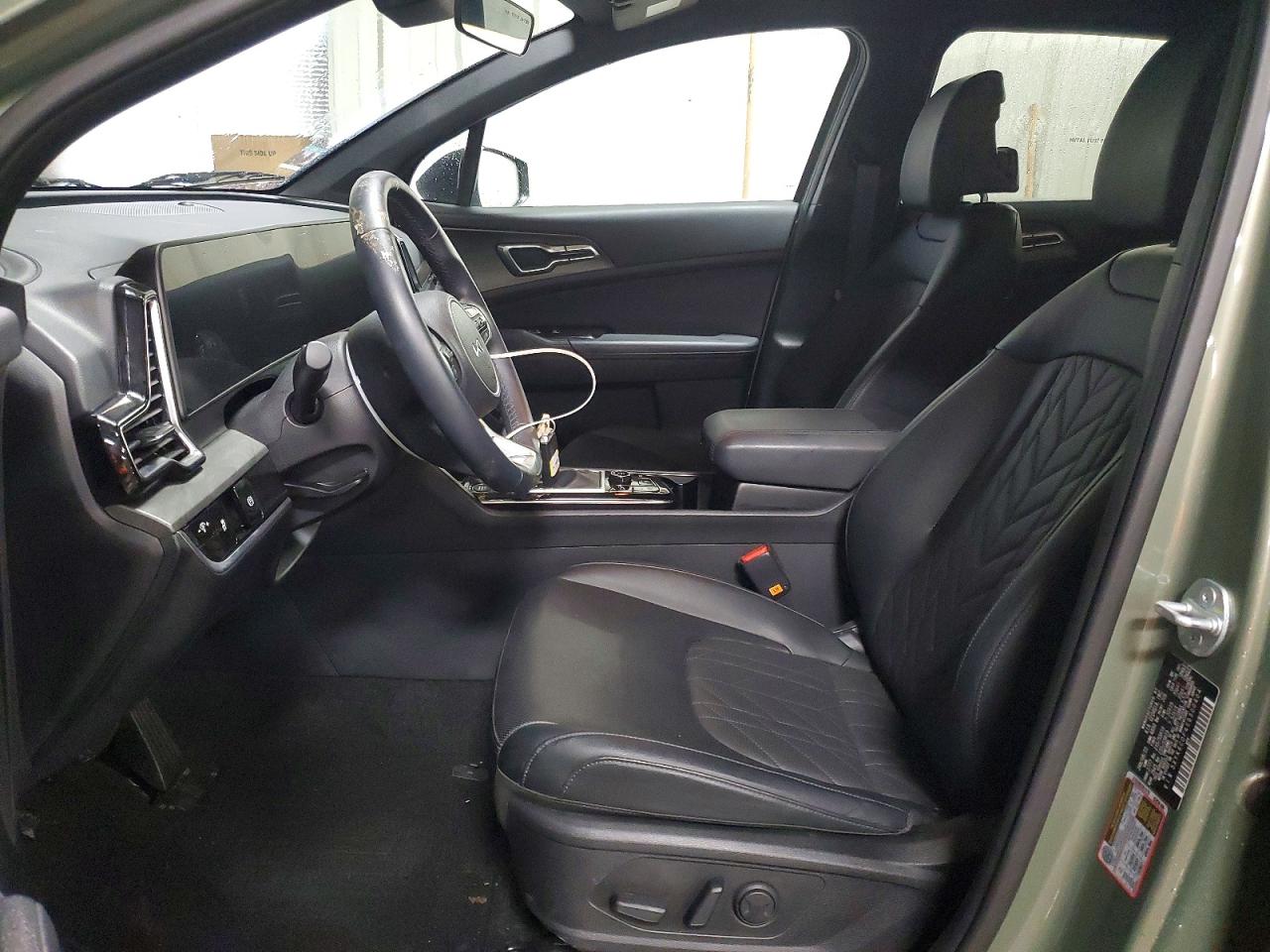 2025 KIA SPORTAGE X-LINE photo 13