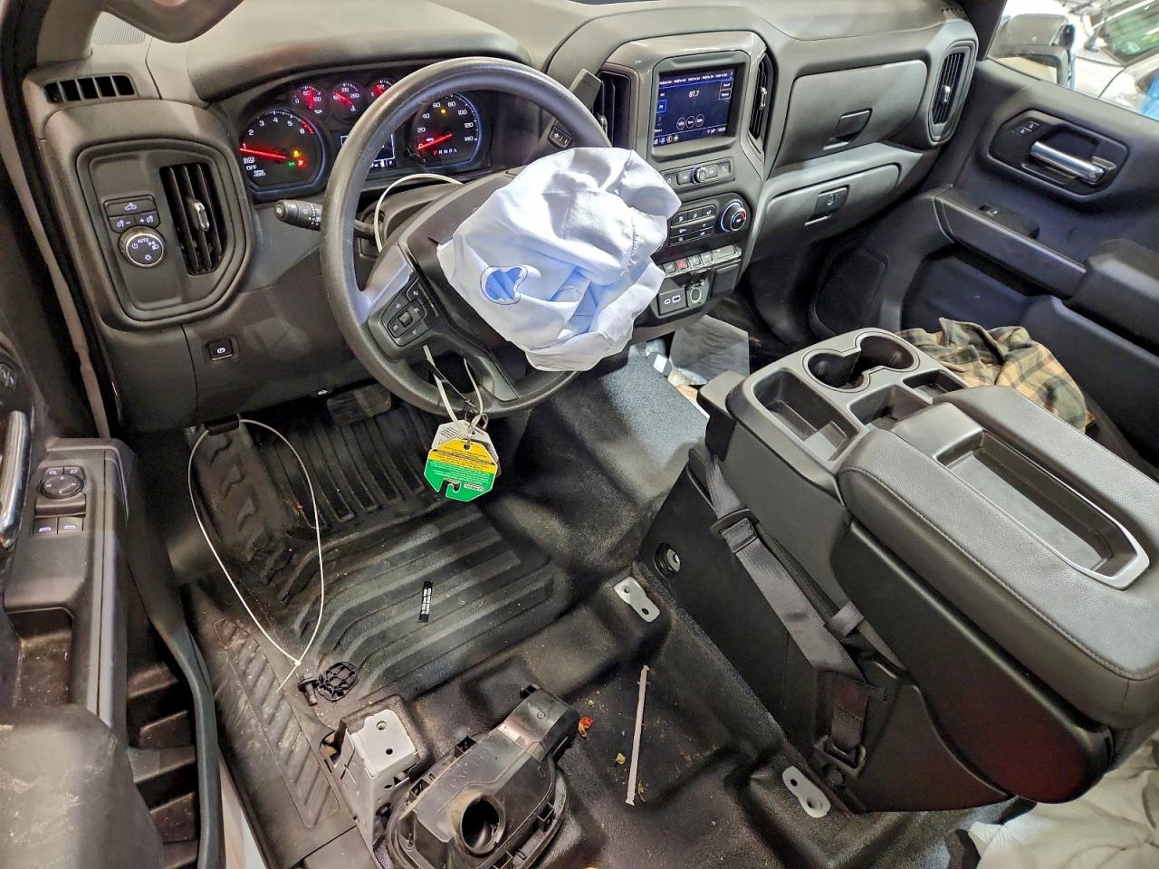 2025 CHEVROLET SILVERADO C1500 photo 8