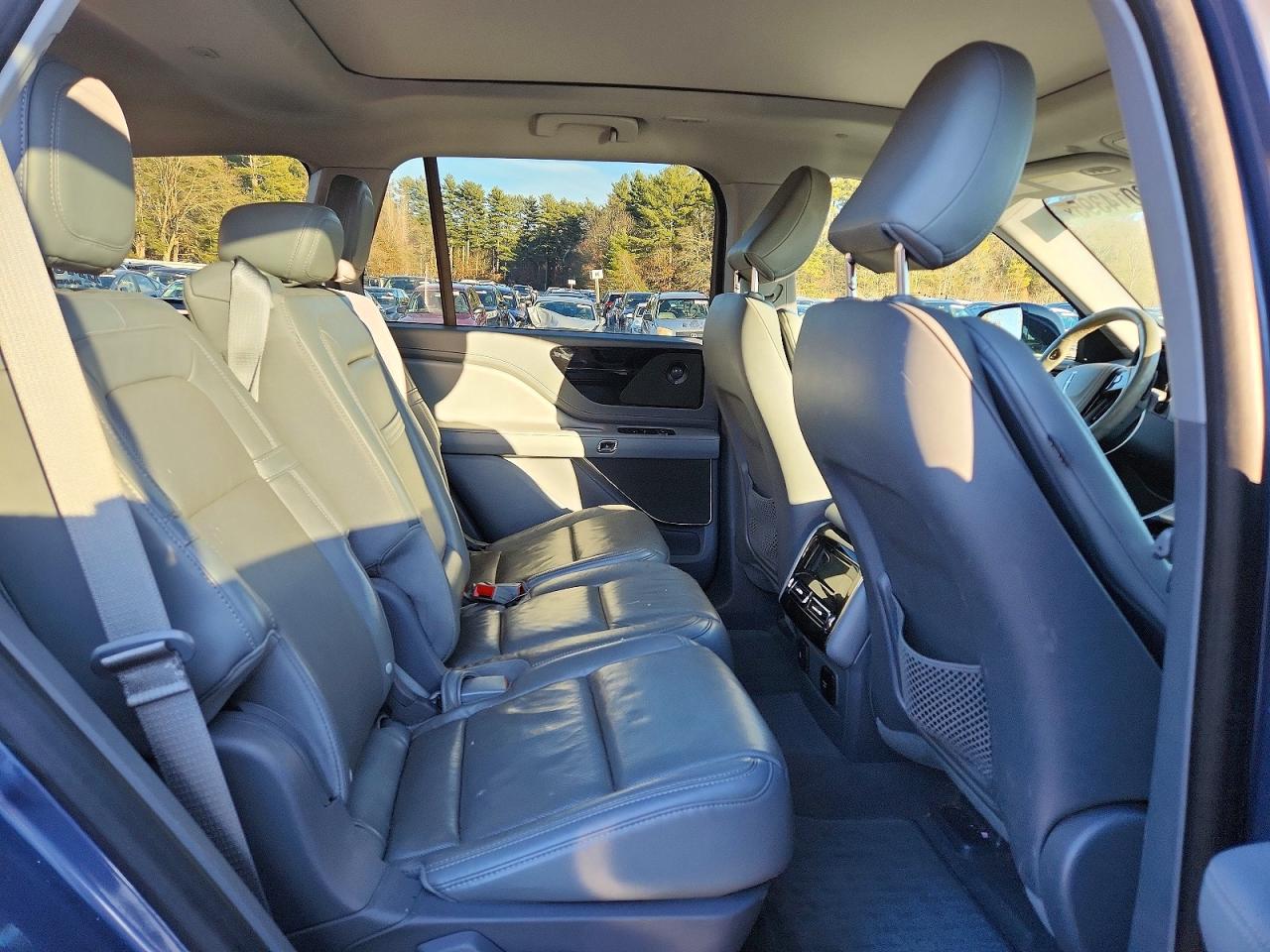 2021 LINCOLN AVIATOR RESERVE photo 11