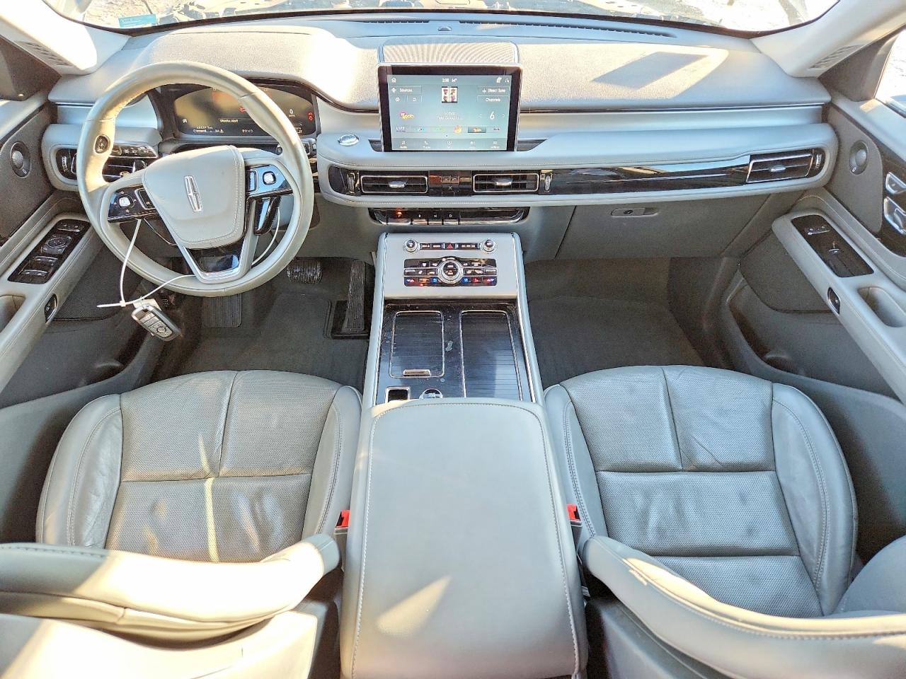2021 LINCOLN AVIATOR RESERVE photo 8