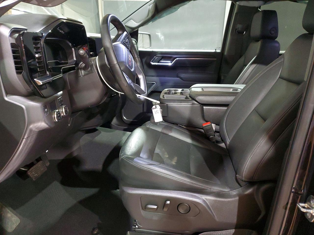 2025 GMC SIERRA C1500 SLT photo 7