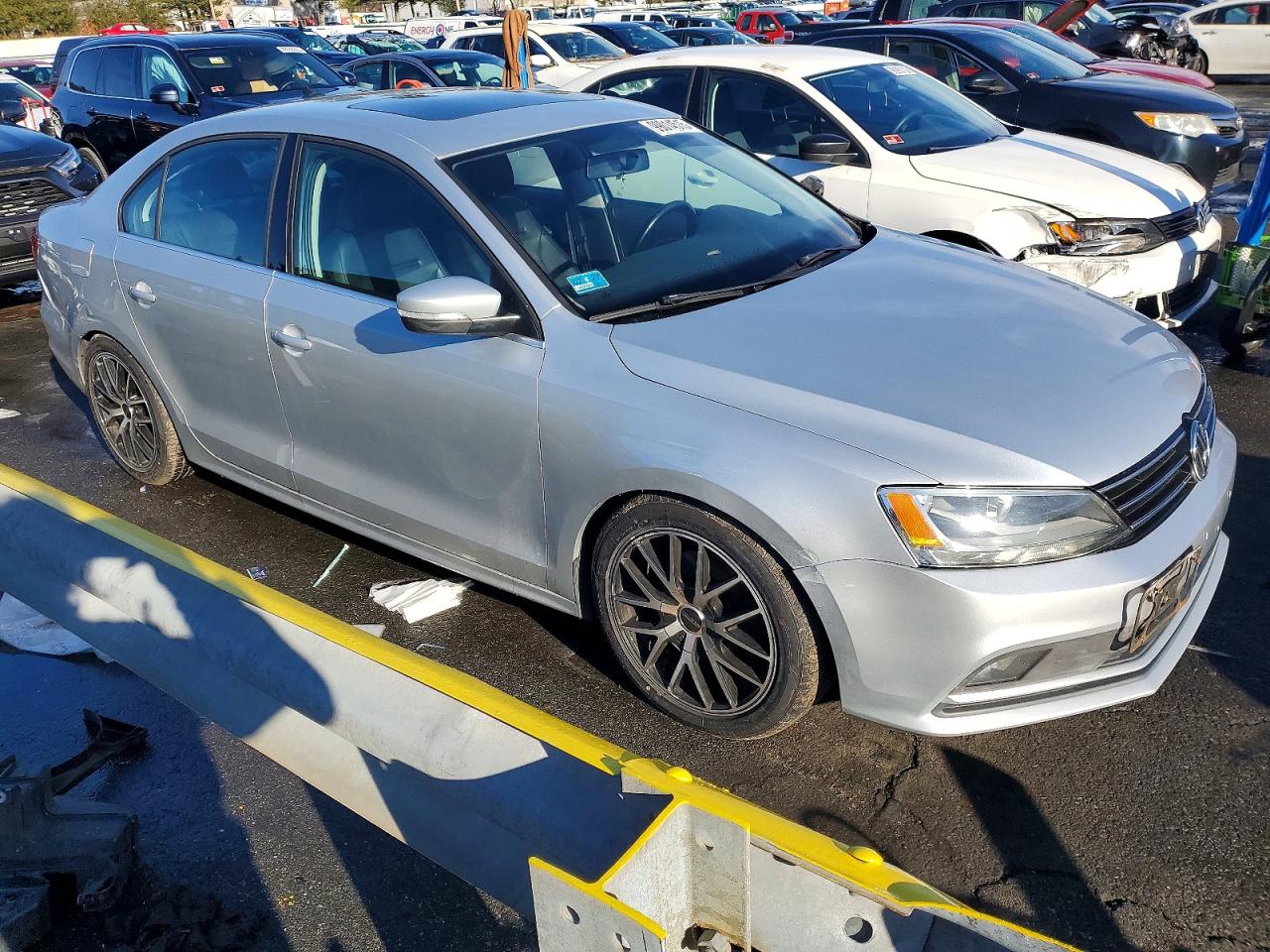 2015 VOLKSWAGEN JETTA TDI photo 4