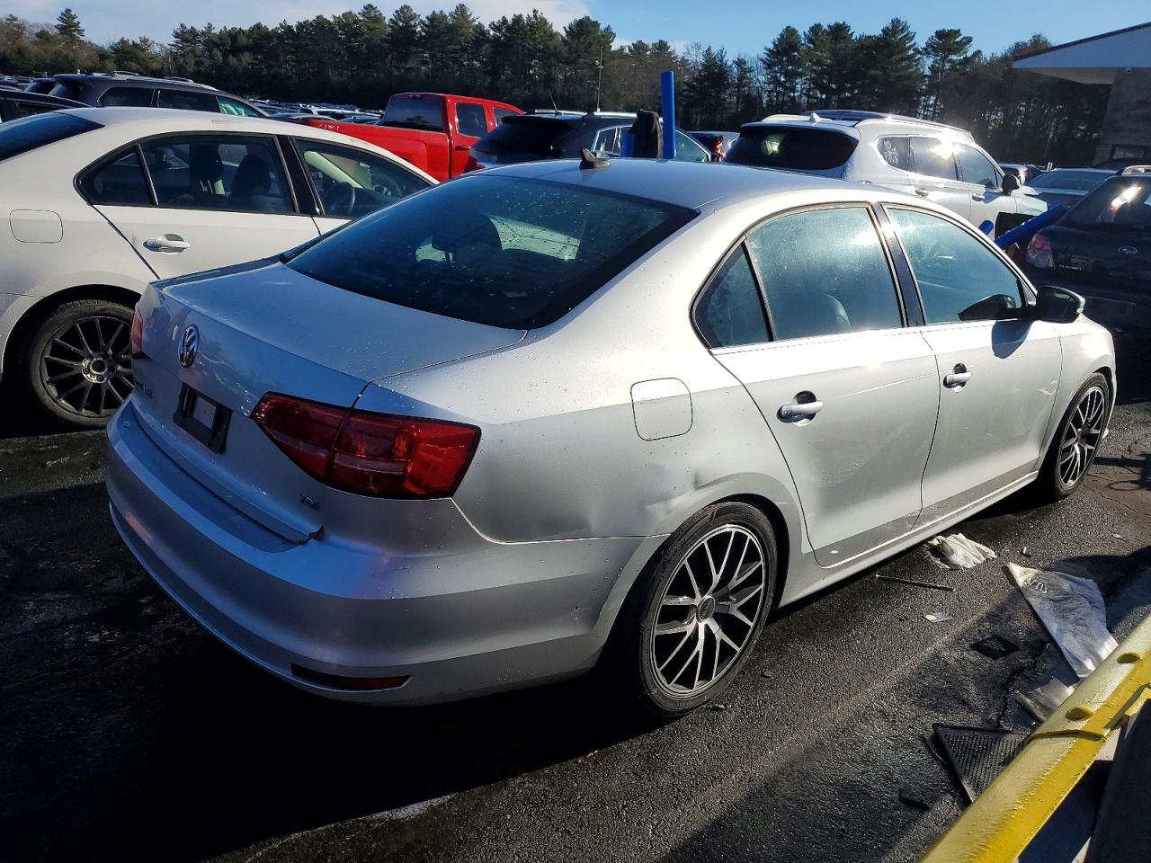 2015 VOLKSWAGEN JETTA TDI photo 3
