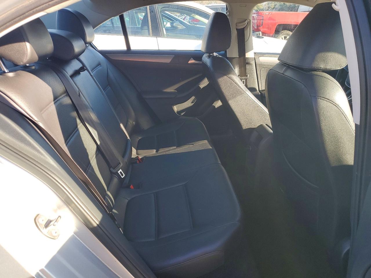 2015 VOLKSWAGEN JETTA TDI photo 10