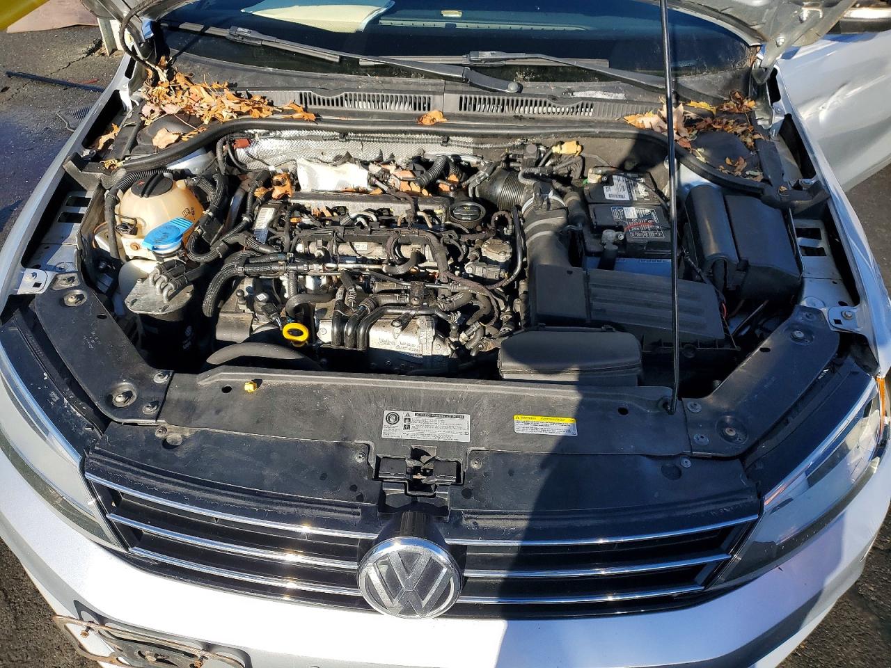 2015 VOLKSWAGEN JETTA TDI photo 11