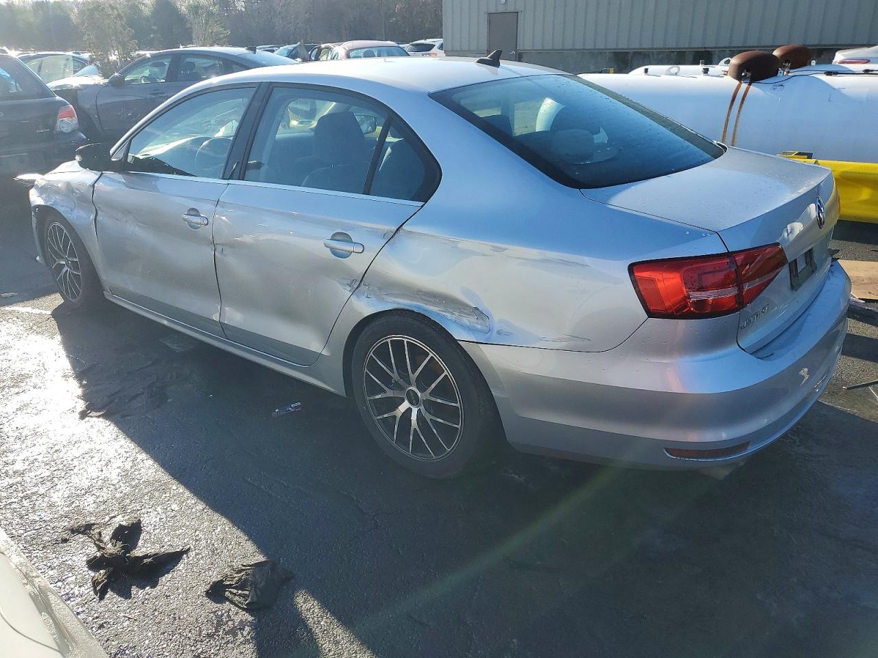 2015 VOLKSWAGEN JETTA TDI photo 2