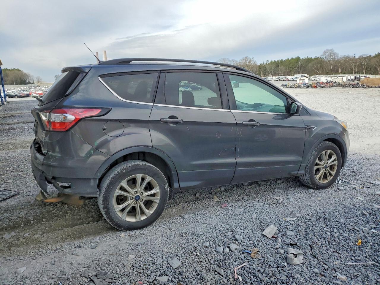 2018 FORD ESCAPE SE photo 3