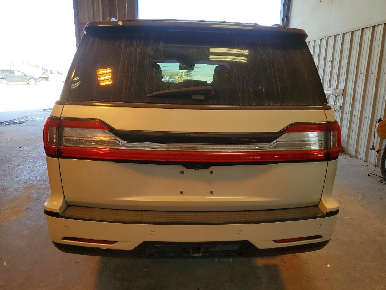 2018 LINCOLN NAVIGATOR RESERVE photo 6