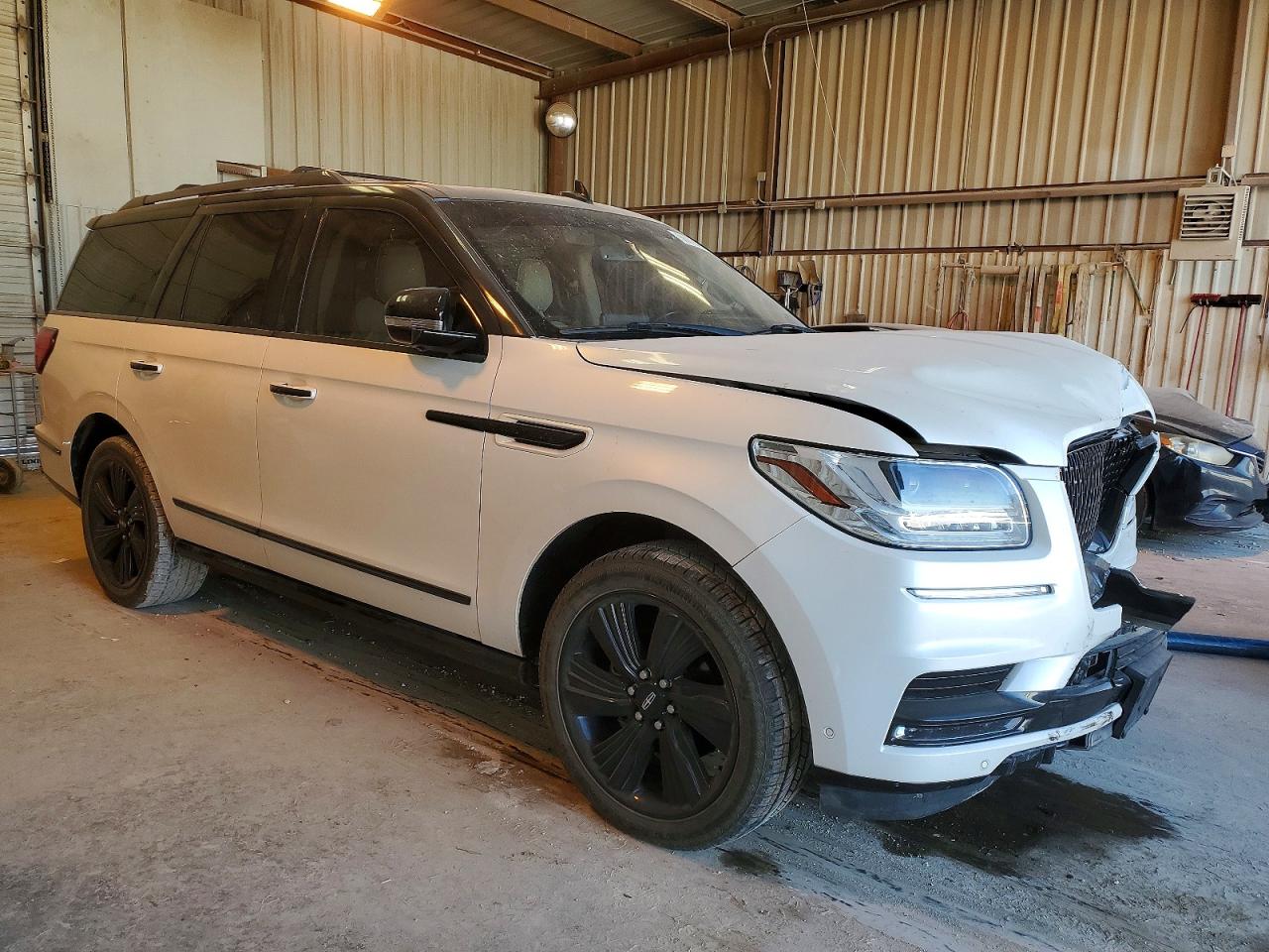 2018 LINCOLN NAVIGATOR RESERVE photo 4