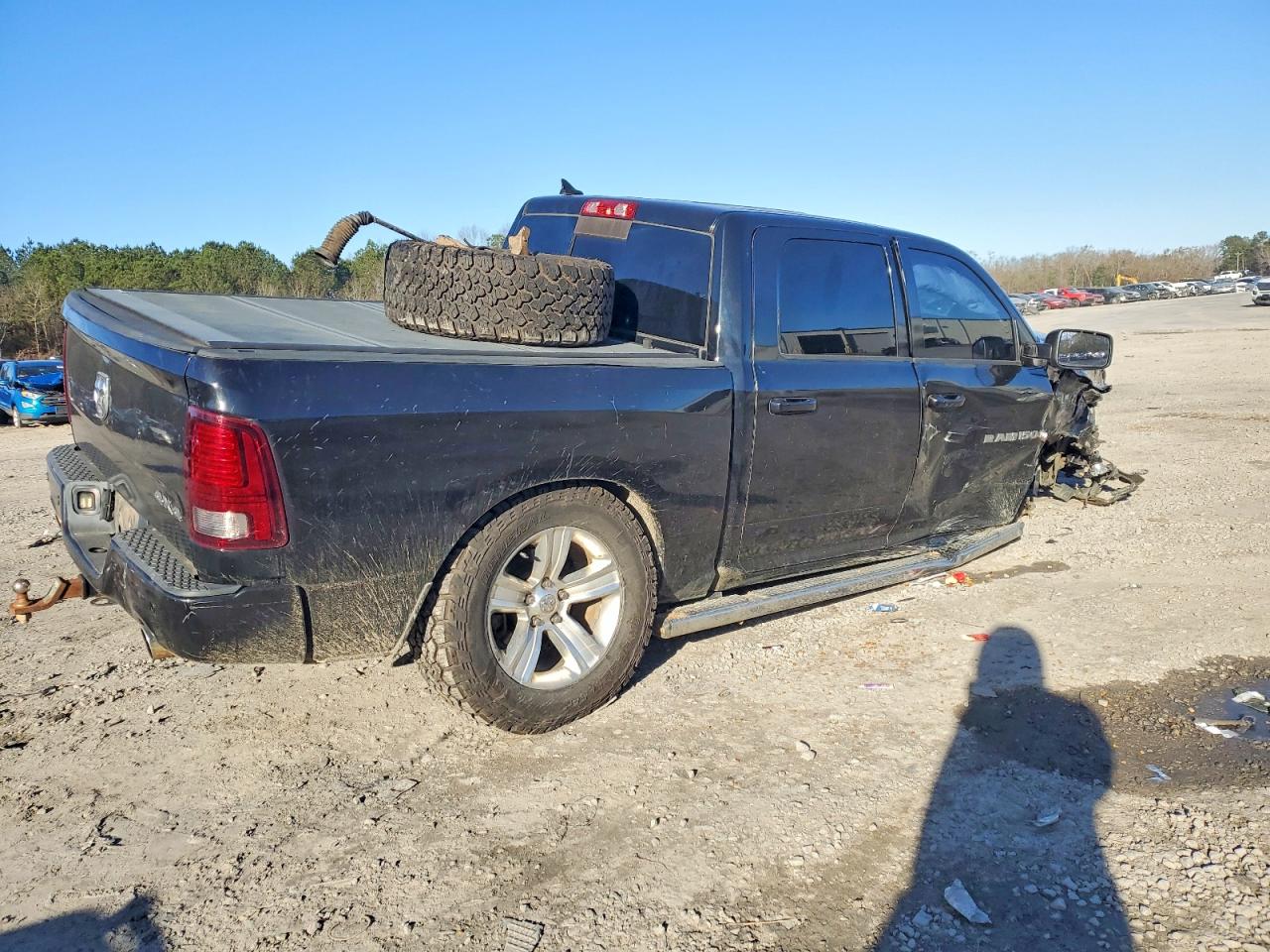 2015 RAM 1500 SPORT photo 3