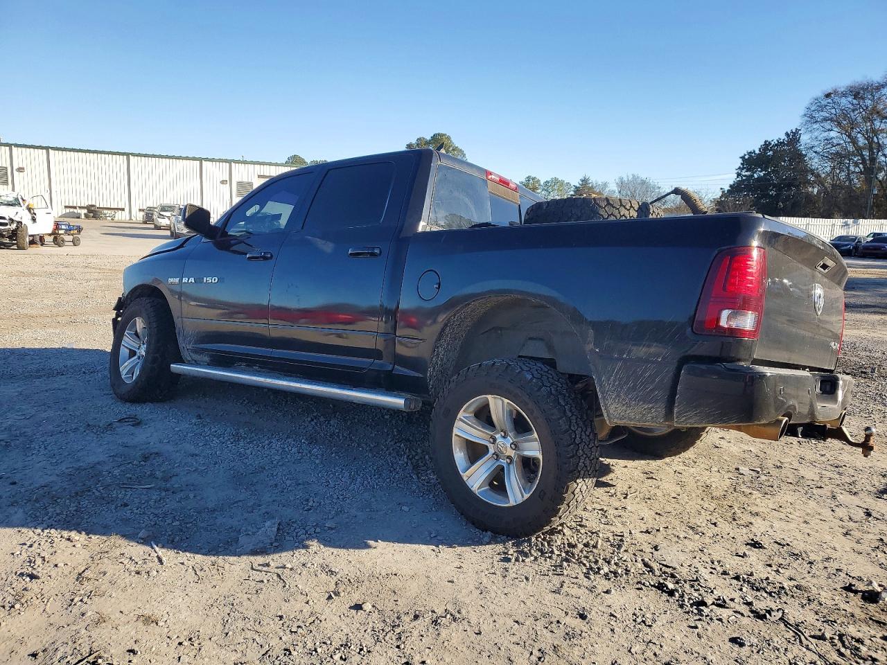 2015 RAM 1500 SPORT photo 2