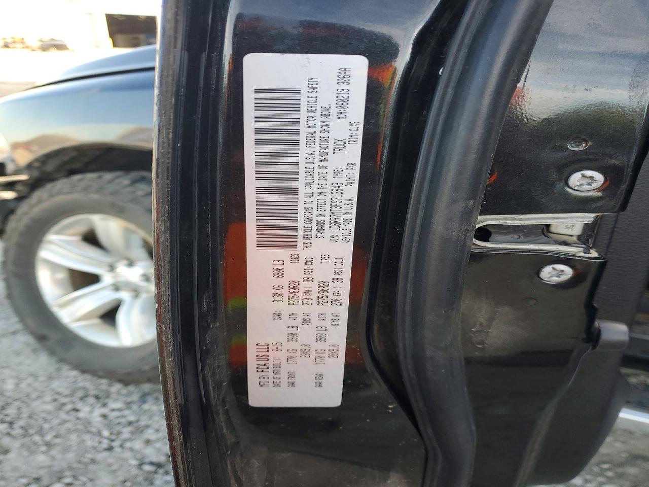 2015 RAM 1500 SPORT photo 13