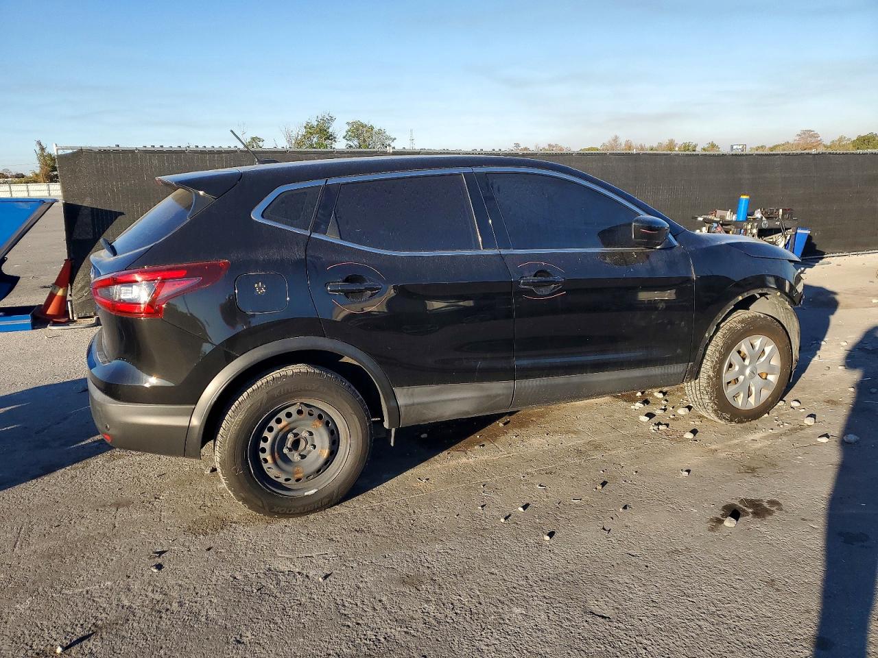 2020 NISSAN ROGUE SPORT S photo 5