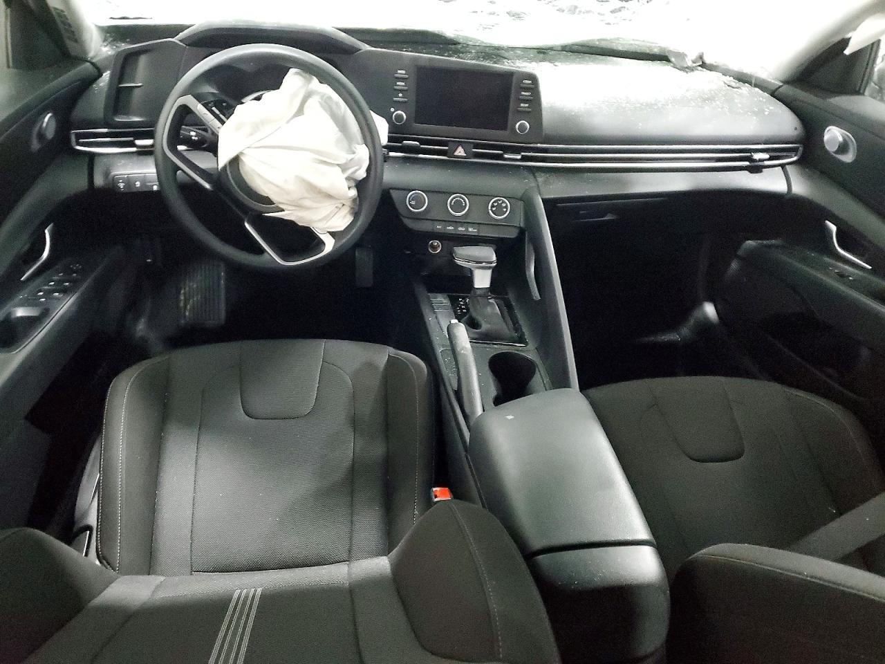 2025 HYUNDAI ELANTRA SE photo 8