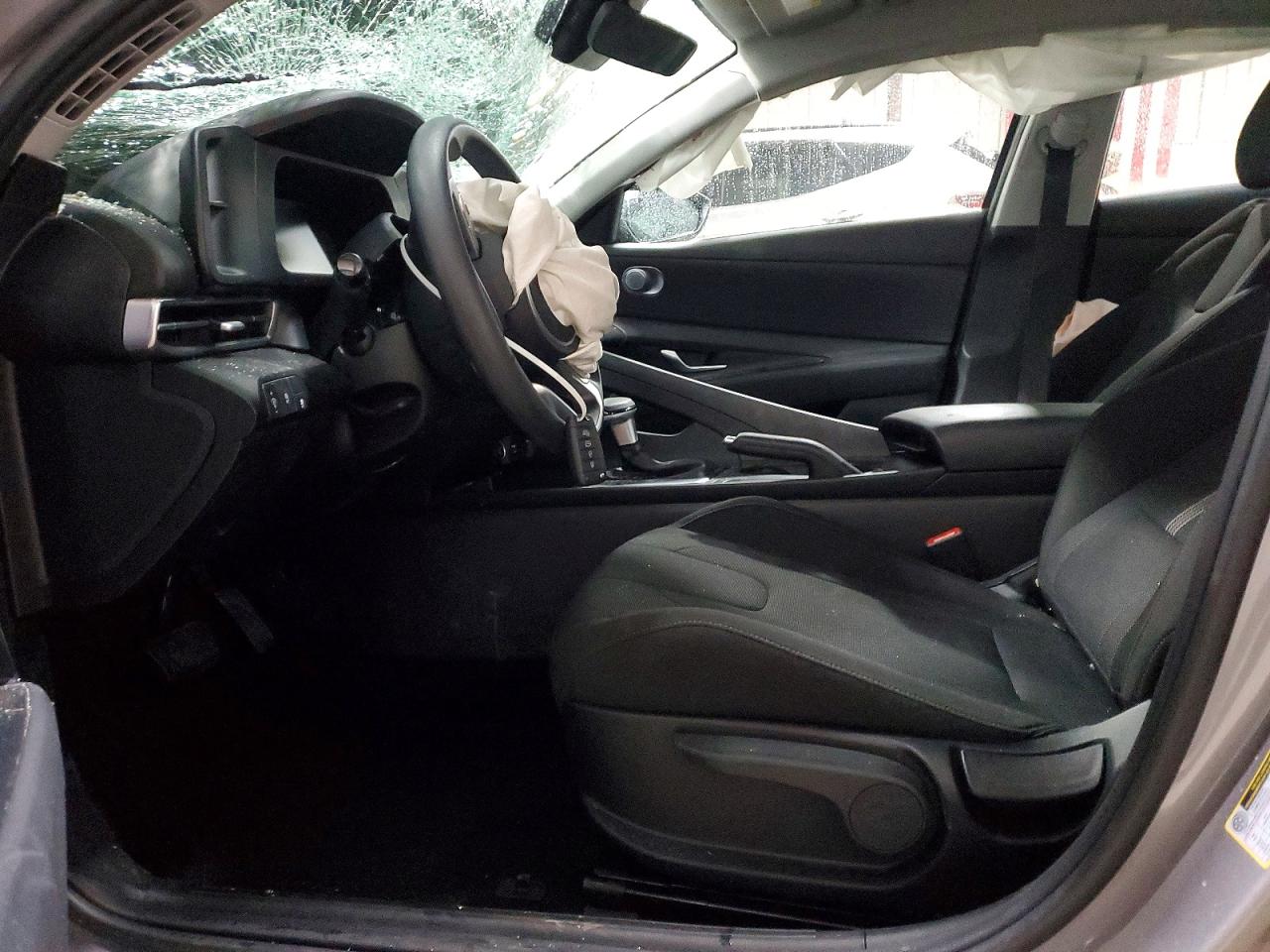 2025 HYUNDAI ELANTRA SE photo 7