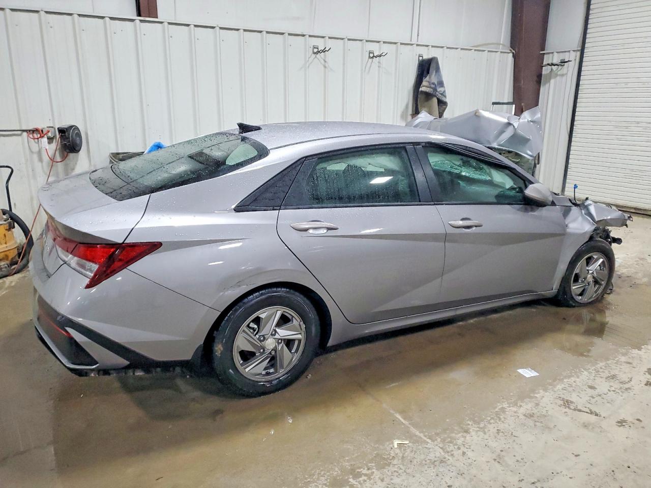 2025 HYUNDAI ELANTRA SE photo 3