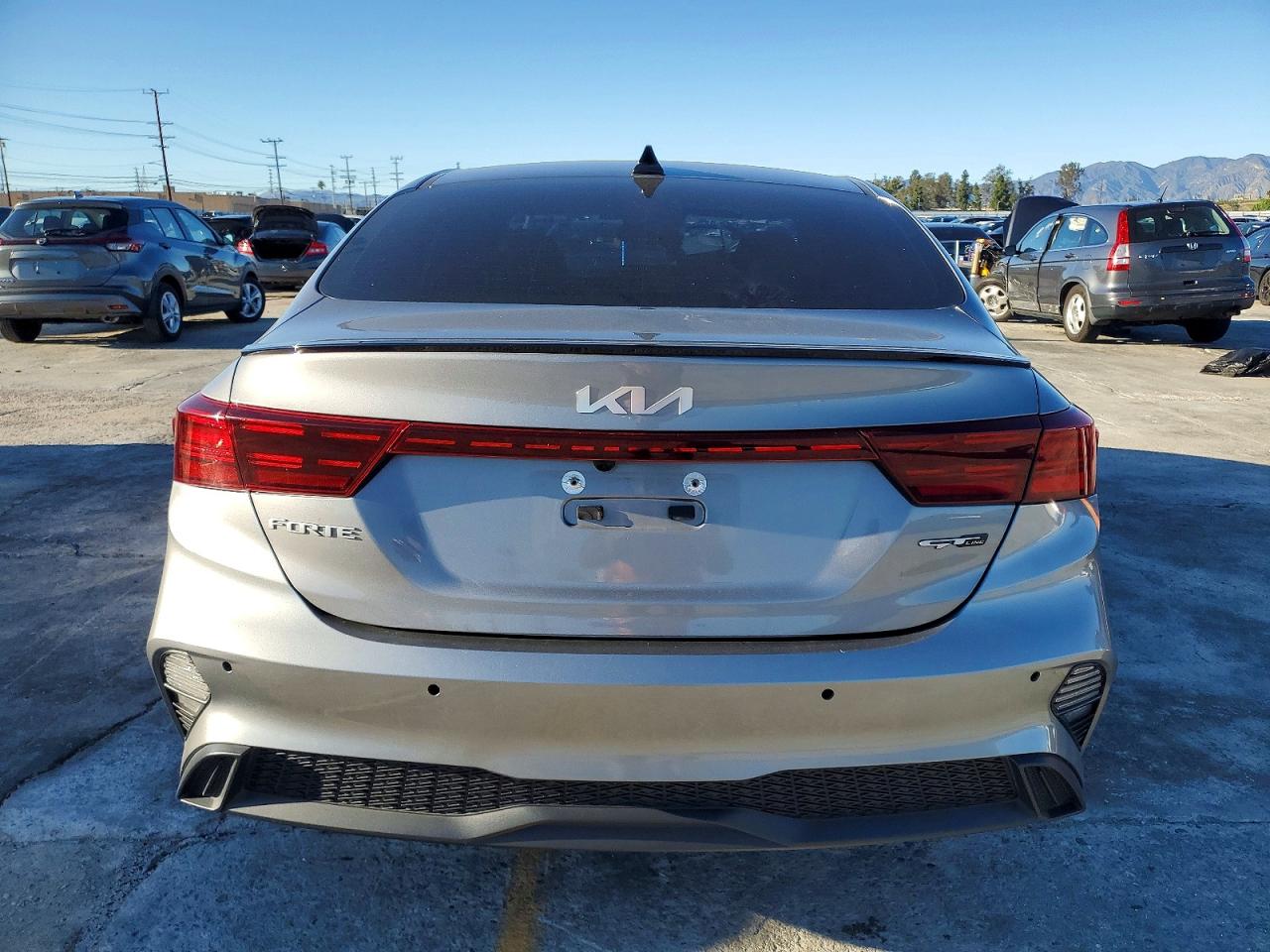 2023 KIA FORTE GT LINE photo 6