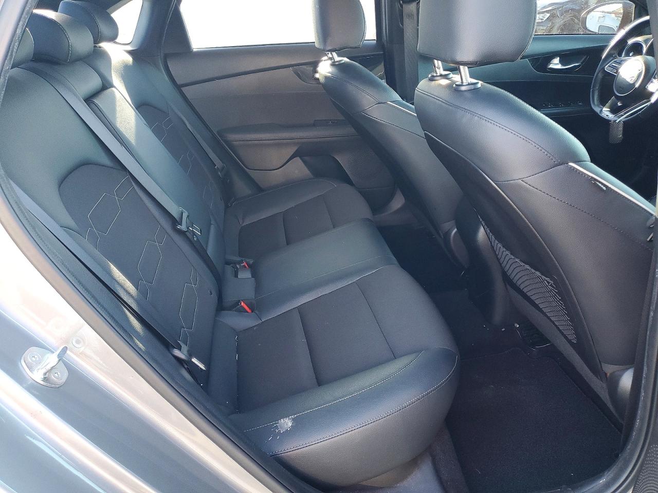 2023 KIA FORTE GT LINE photo 10