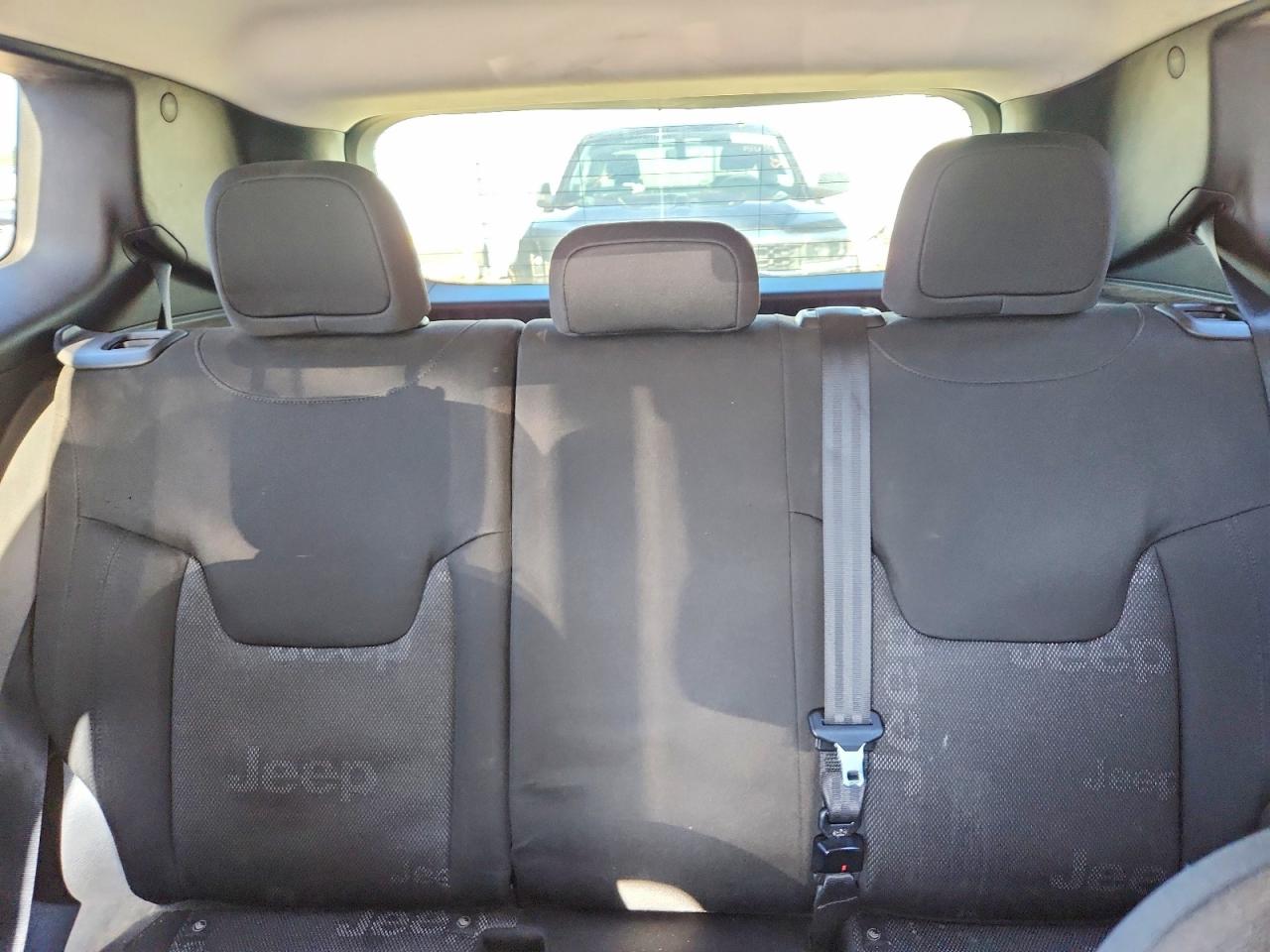 2017 JEEP RENEGADE SPORT photo 10