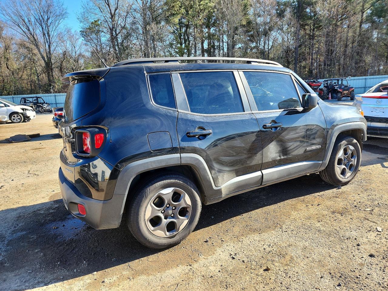 2017 JEEP RENEGADE SPORT photo 3