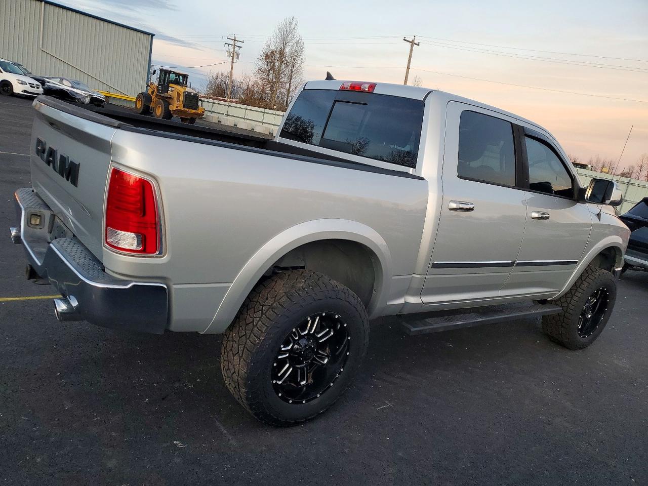 2016 RAM 1500 LARAMIE photo 7