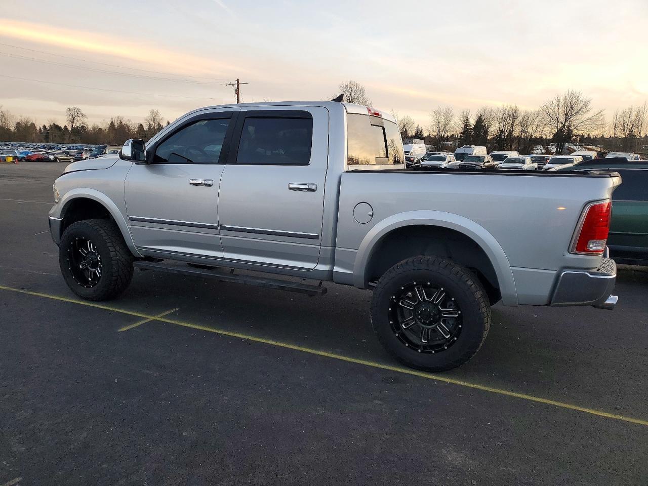 2016 RAM 1500 LARAMIE photo 4