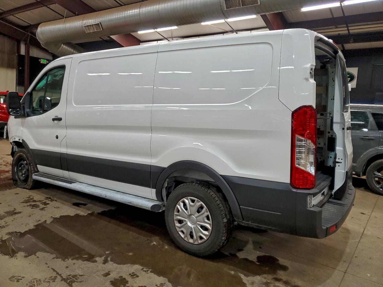 2025 FORD TRANSIT T-250 photo 2