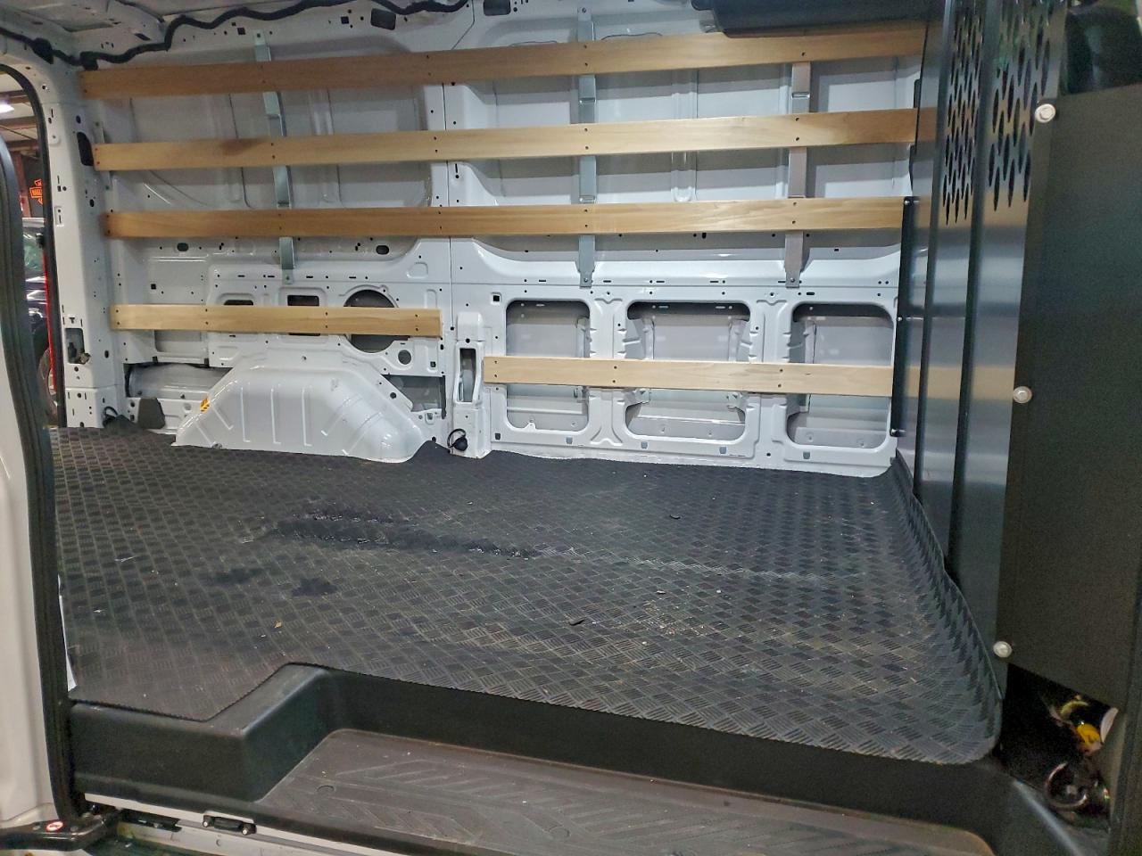 2025 FORD TRANSIT T-250 photo 10