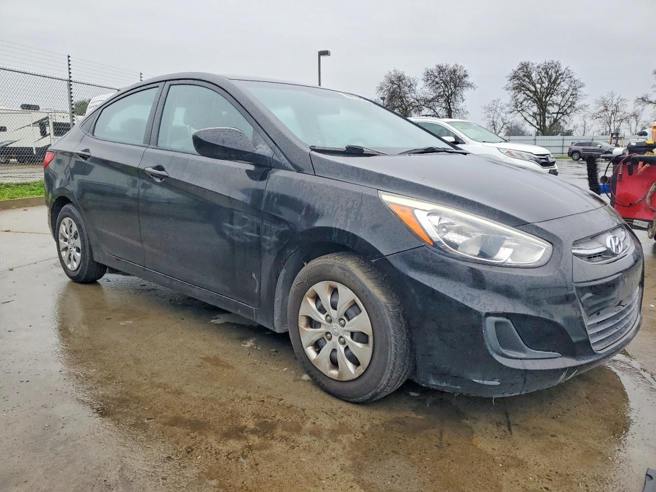 2016 HYUNDAI ACCENT SE photo 4