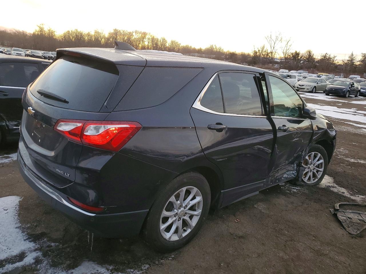 2020 CHEVROLET EQUINOX LT photo 3