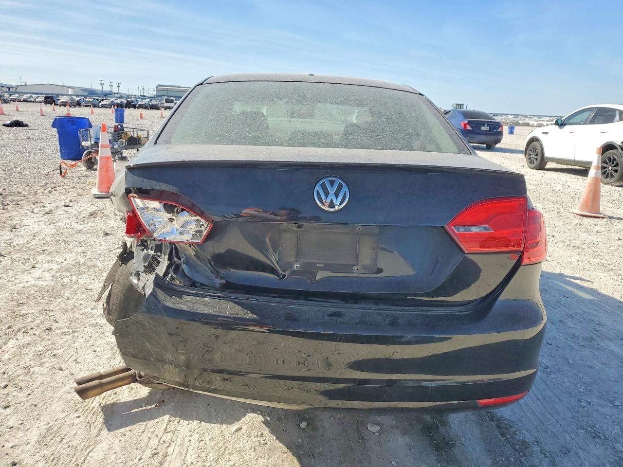 2013 VOLKSWAGEN JETTA BASE photo 6