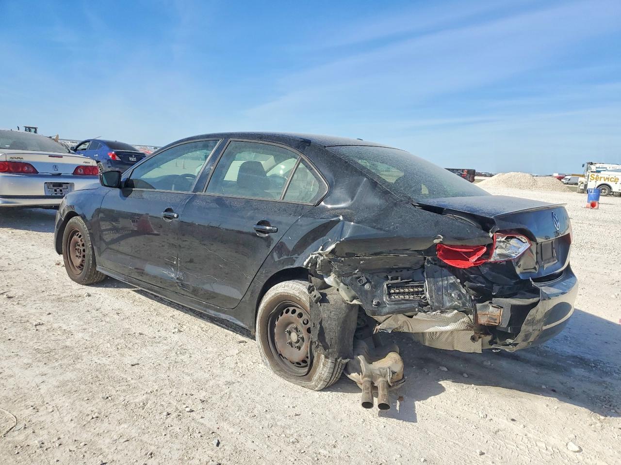 2013 VOLKSWAGEN JETTA BASE photo 2