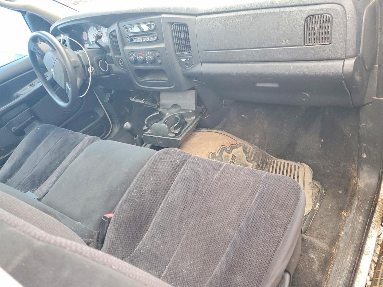 2004 DODGE RAM 1500 ST photo 15
