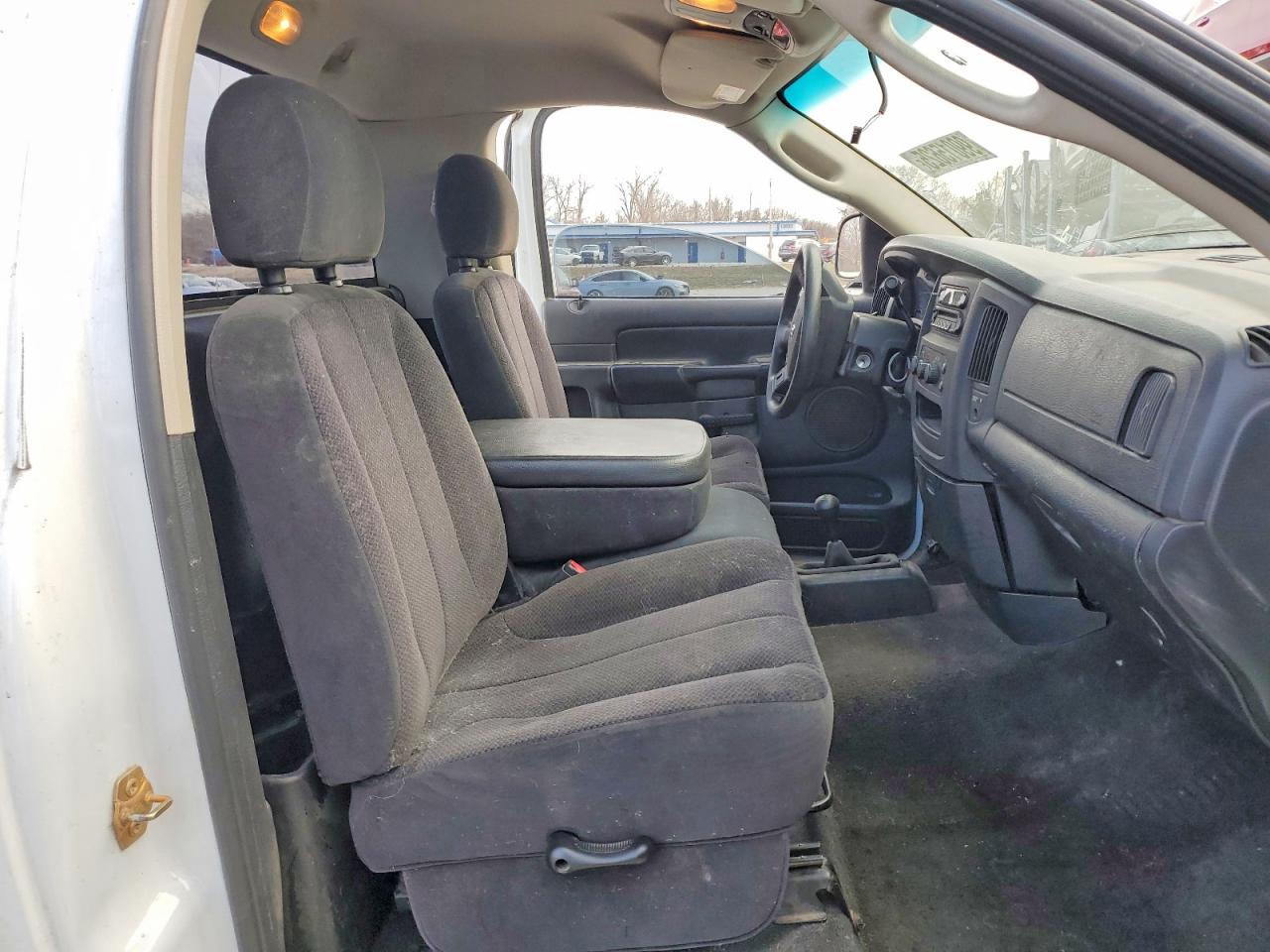 2004 DODGE RAM 1500 ST photo 19
