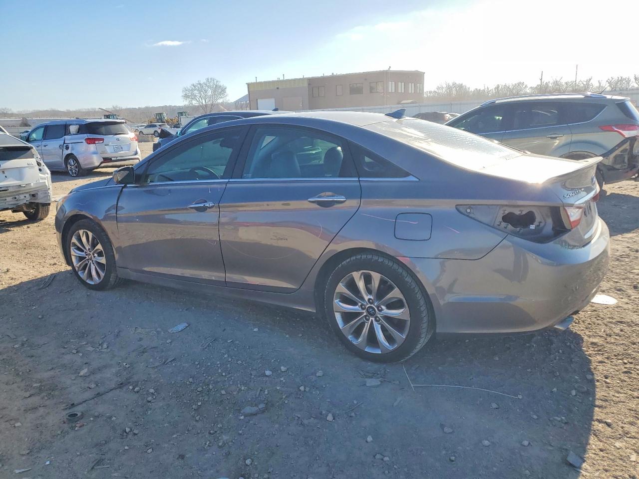 2013 HYUNDAI SONATA SE photo 2