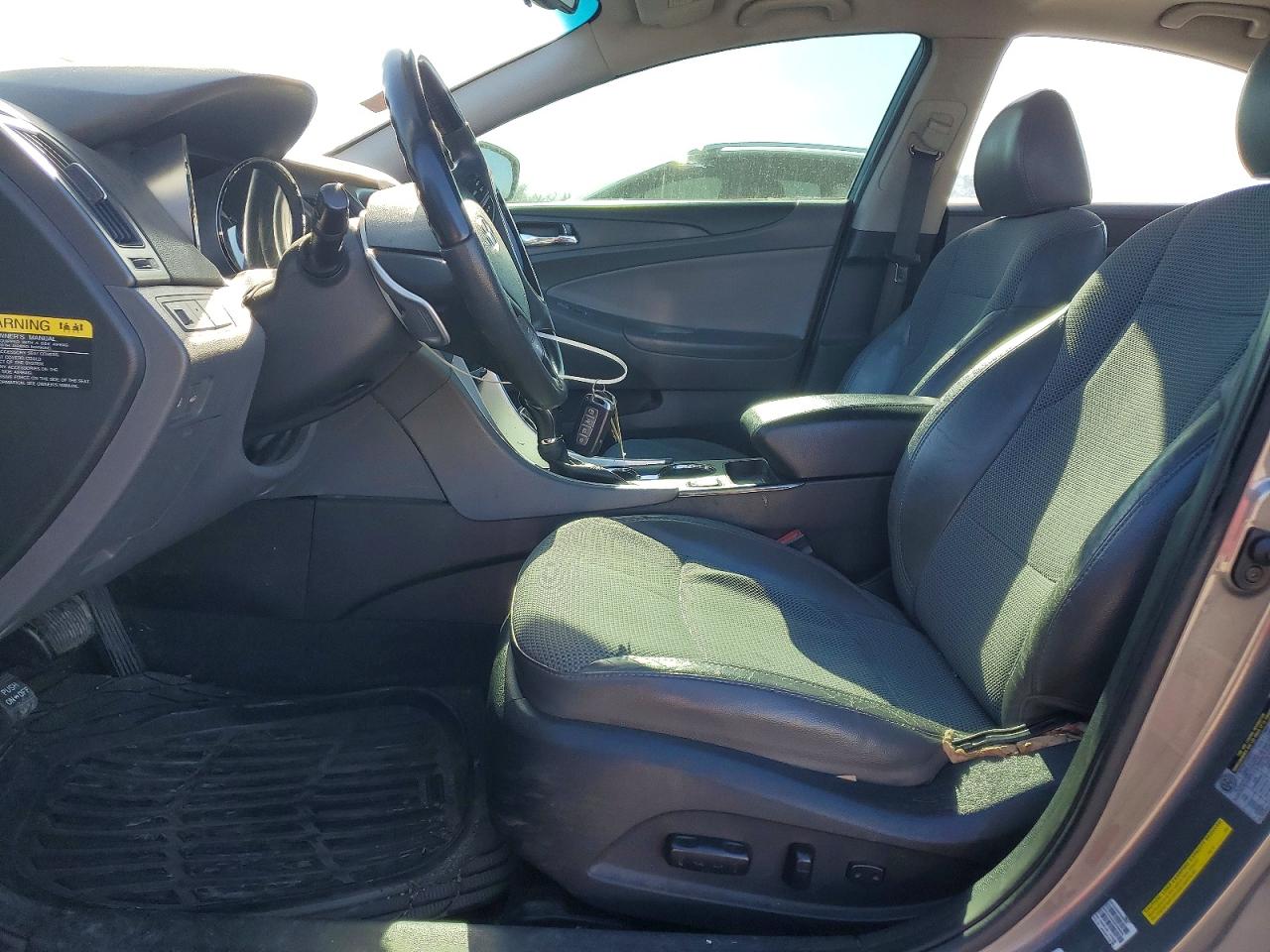 2013 HYUNDAI SONATA SE photo 7