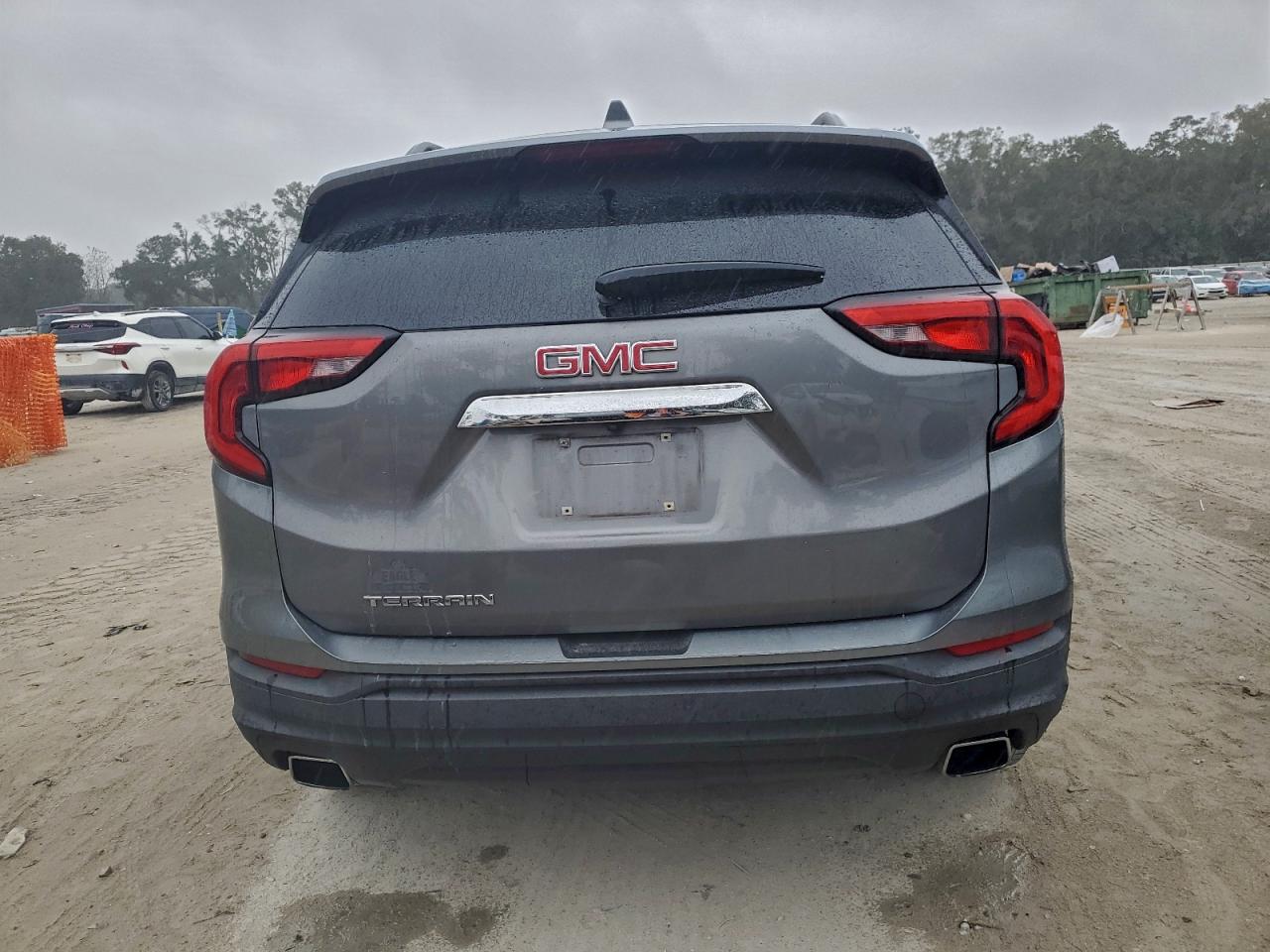 2018 GMC TERRAIN SLE photo 6