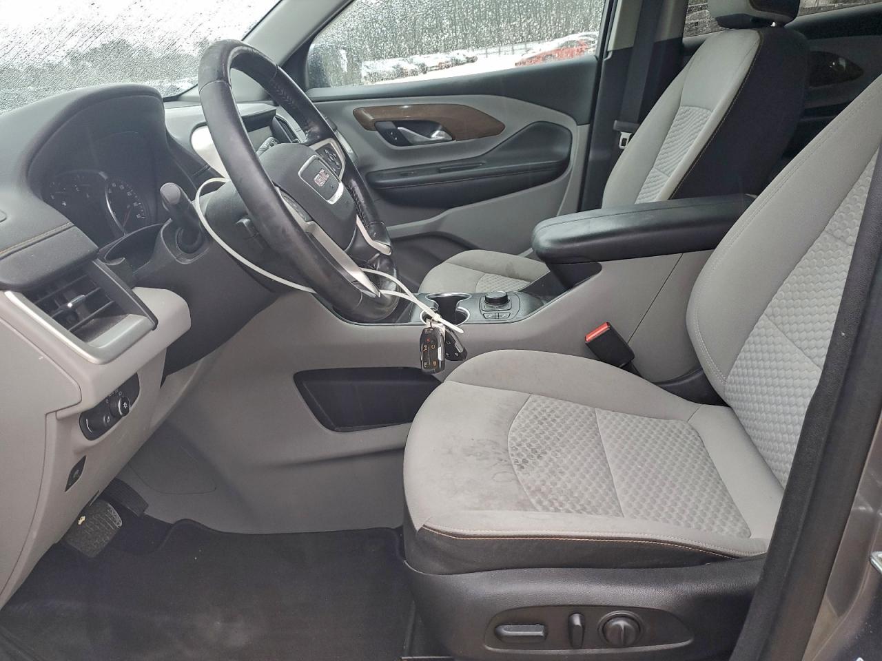 2018 GMC TERRAIN SLE photo 7