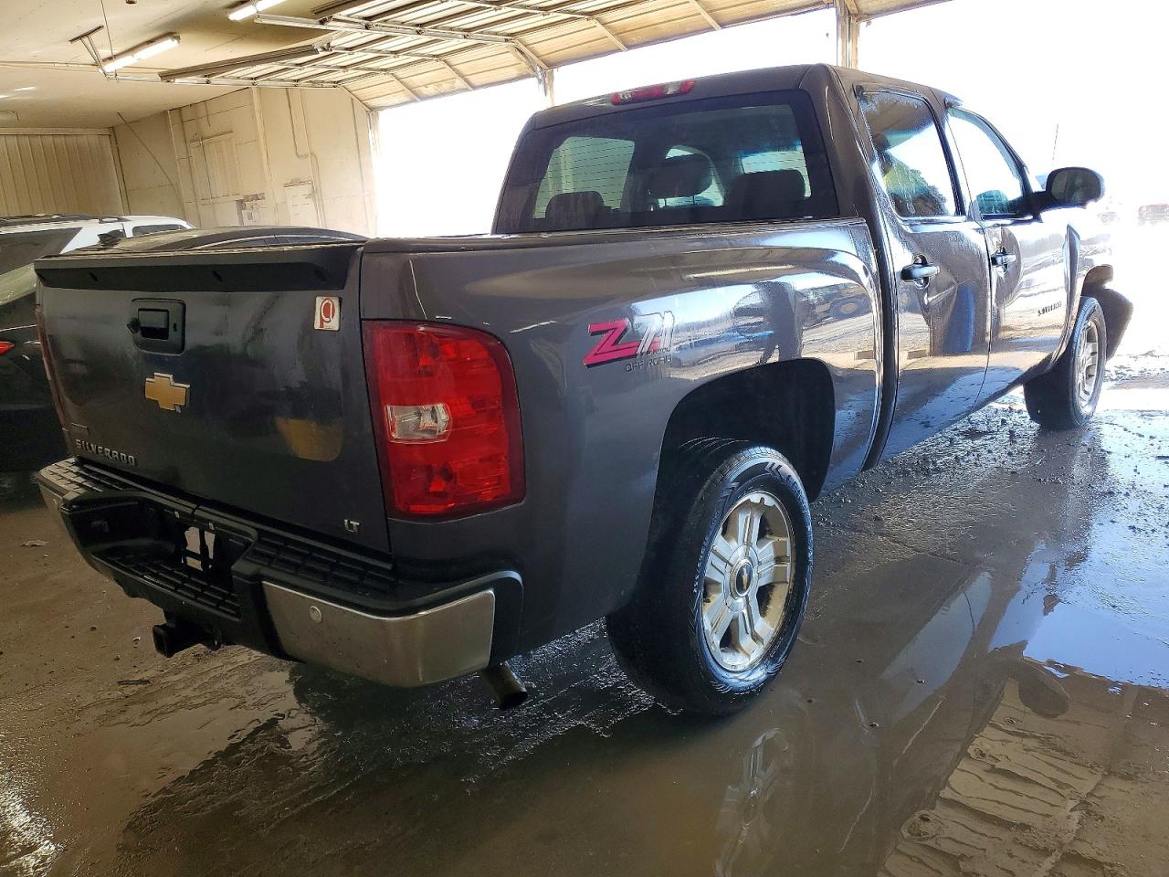 2010 CHEVROLET SILVERADO K1500 LT photo 3
