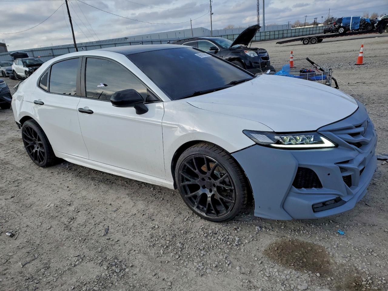 2018 TOYOTA CAMRY L photo 4