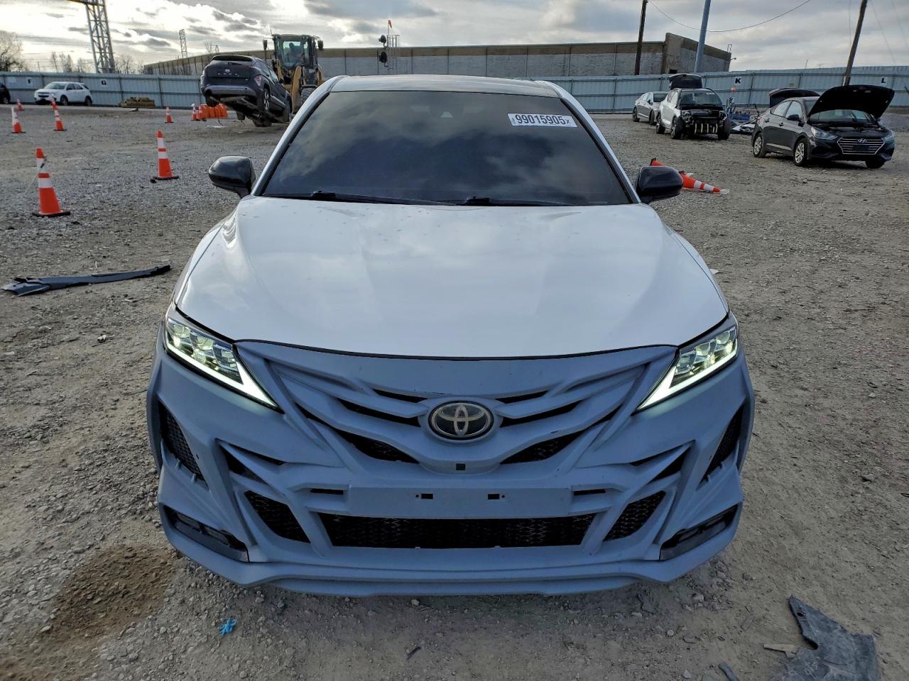 2018 TOYOTA CAMRY L photo 5