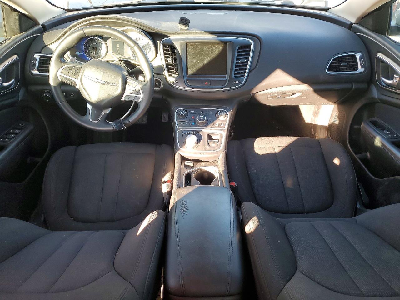 2016 CHRYSLER 200 LIMITED photo 8