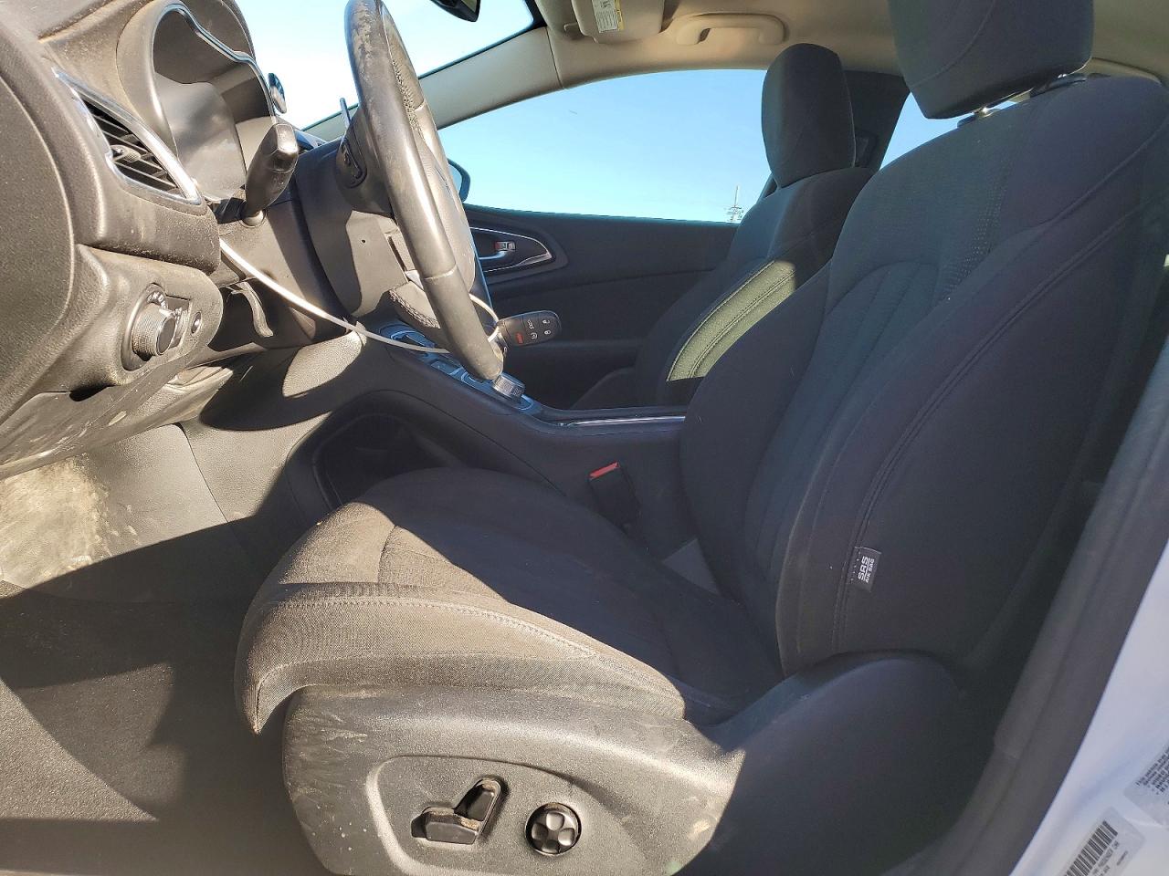 2016 CHRYSLER 200 LIMITED photo 7