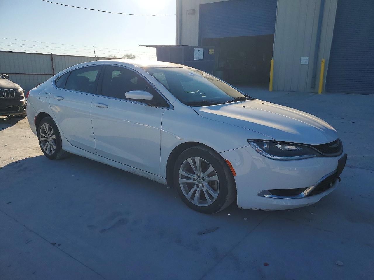 2016 CHRYSLER 200 LIMITED photo 4