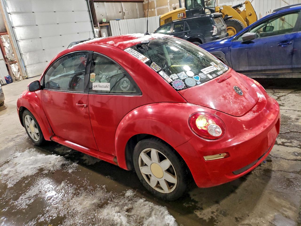 2008 VOLKSWAGEN NEW BEETLE S photo 2