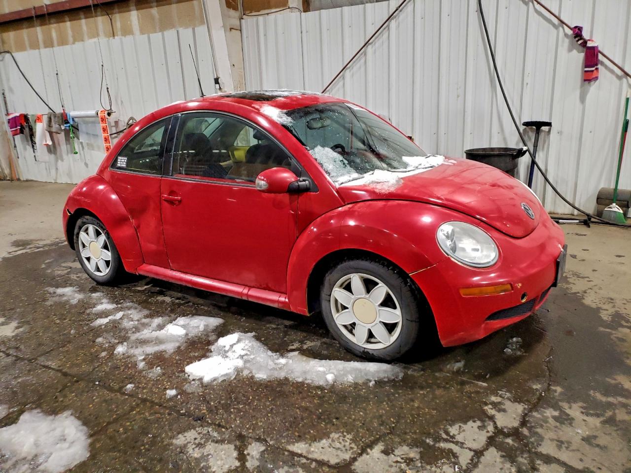 2008 VOLKSWAGEN NEW BEETLE S photo 4