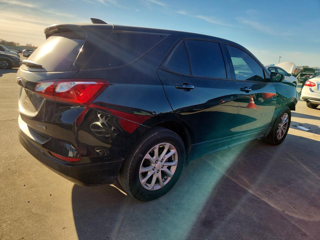 2019 CHEVROLET EQUINOX LS photo 3