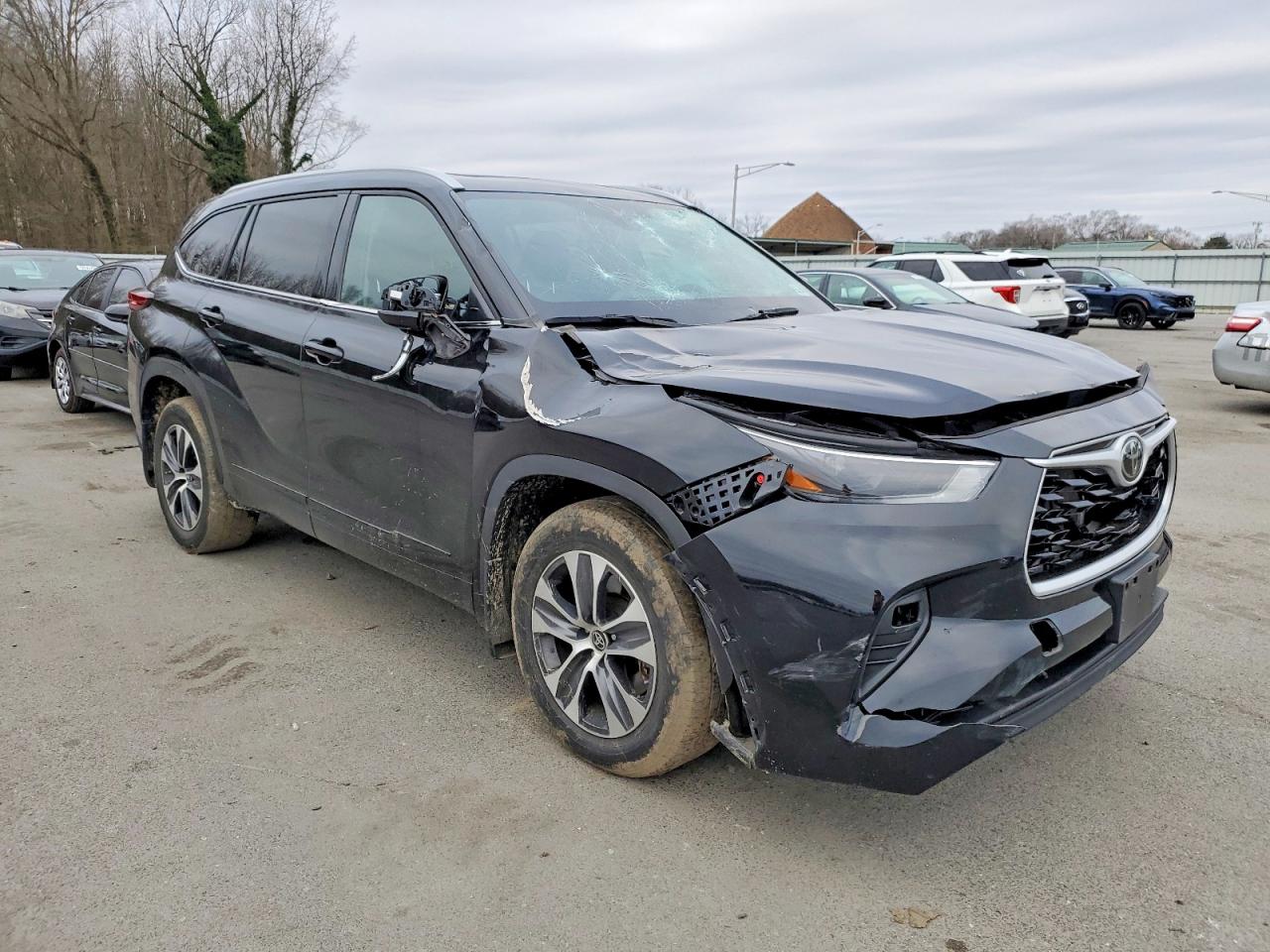 2022 TOYOTA HIGHLANDER XLE photo 7