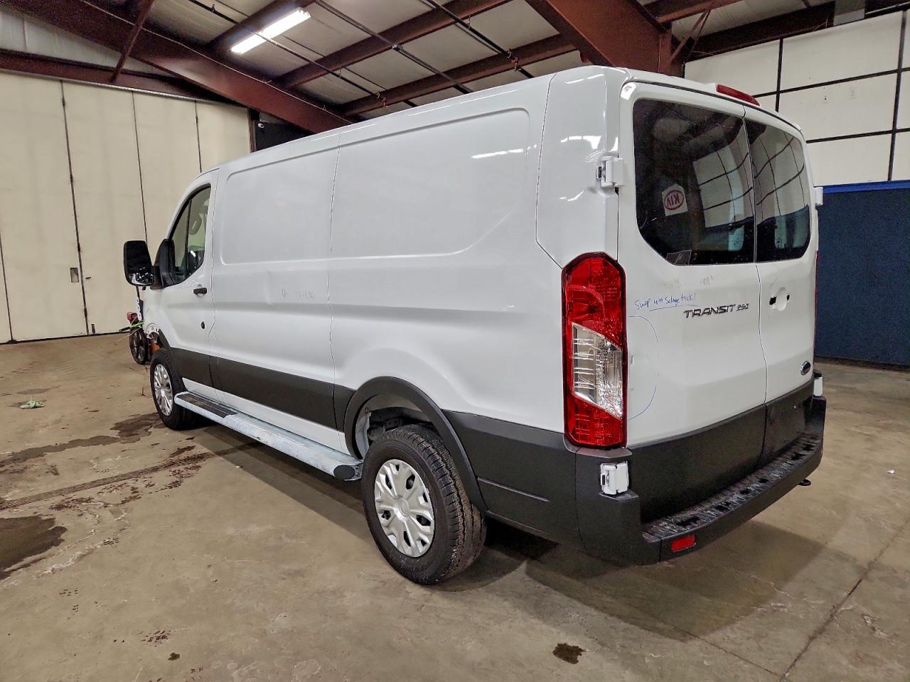 2025 FORD TRANSIT T-250 photo 2