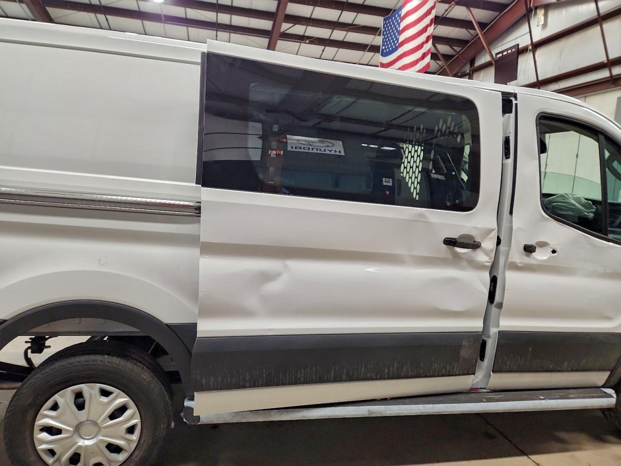 2025 FORD TRANSIT T-250 photo 11